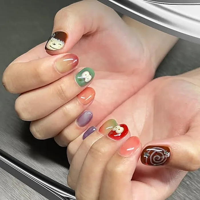 Nail art warna pastel dengan motif jamur dan bunga, nail art custom Bogor