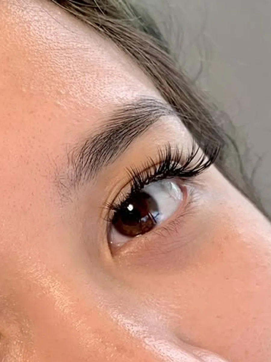 Hasil eyelash extension volume dengan alis rapi, lash extension Bogor