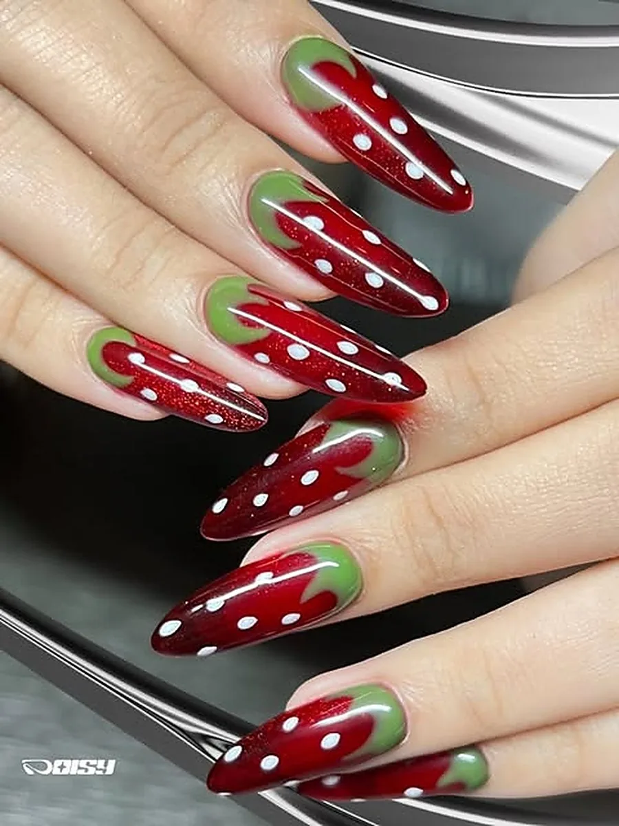 Press-on nails motif strawberry merah dan hijau, nail art custom Bogor