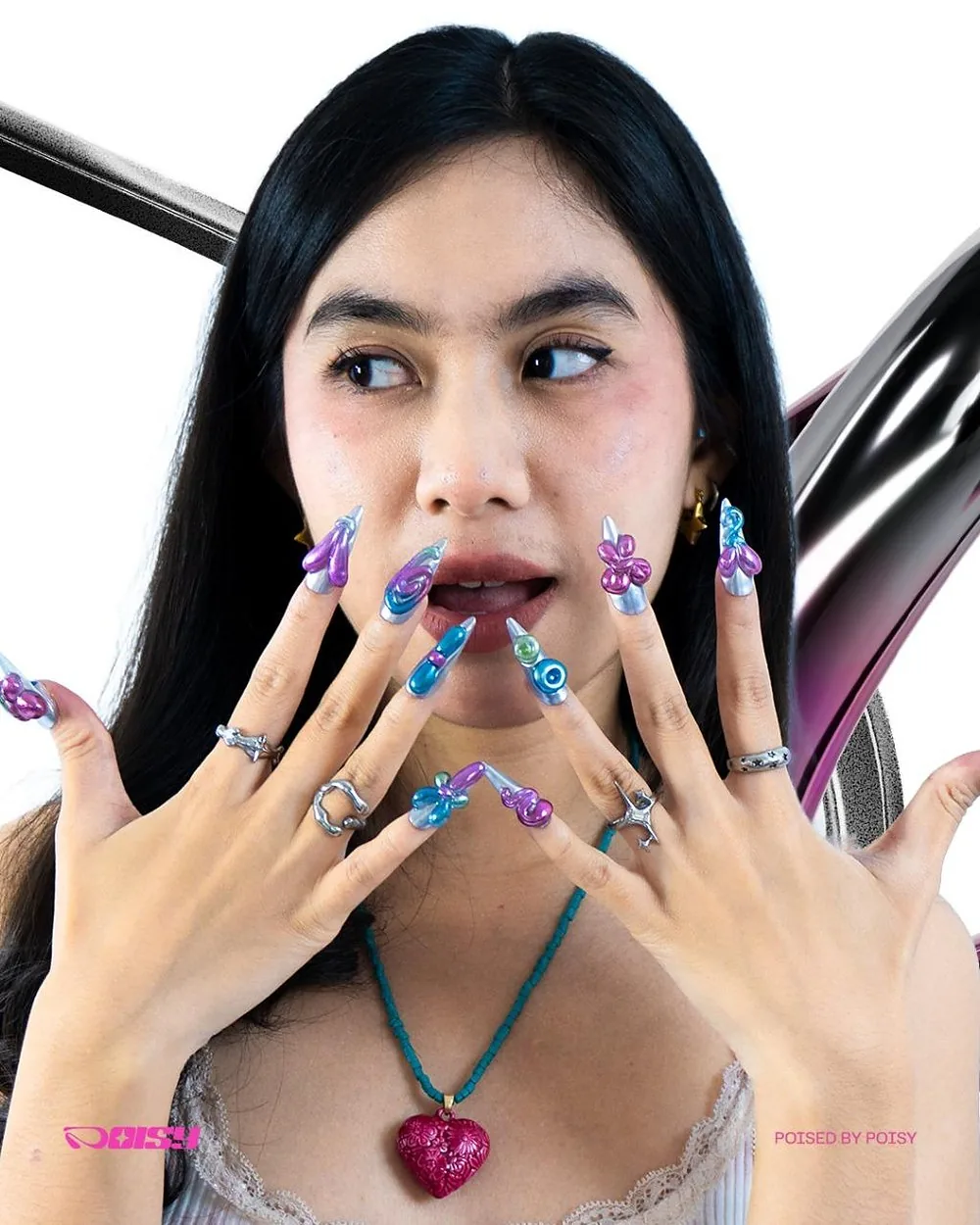 Set press-on nails custom dengan bunga 3D biru dan ungu, dibuat manual di Poisy Studio Bogor